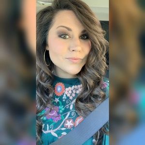 Meet your Posher, Courtney